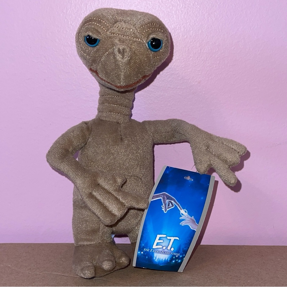 ET E.T. the extra terrestrial stuffed animal plush toy factory alien doll